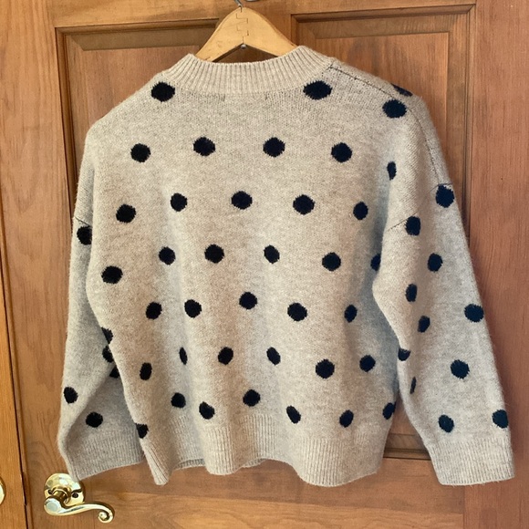 Chelsea & Theodore Tan Polka Dot Sweater Size Small - Picture 3 of 3